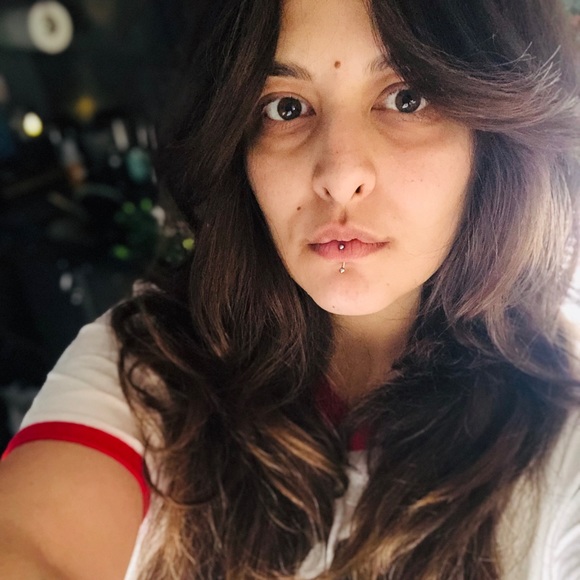 Meet your Posher, Nicole - Picture 4 of 4